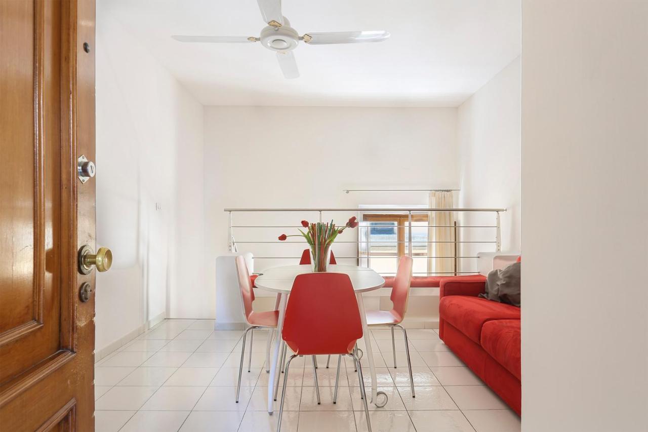 Little Gem Located Near Duomo-Hosted By Sweetstay ฟลอเรนซ์ ภายนอก รูปภาพ